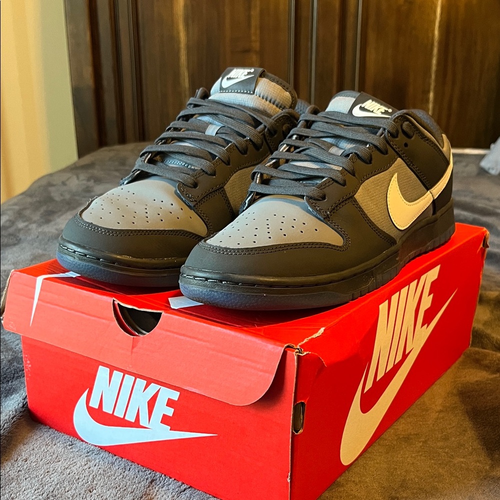 Nike Dunk Low - Black, Gray